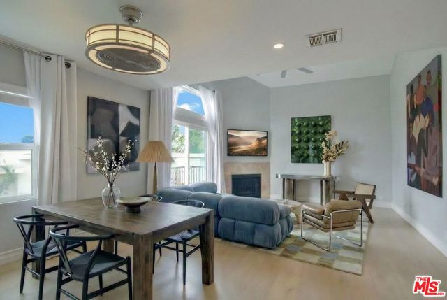 12530 Venice Boulevard, Los Angeles CA: https://media.crmls.org/mediaz/4080a578-65bc-4477-809c-44dc4c37f3f9.jpg