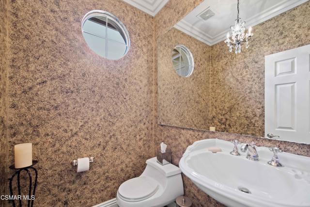 3194 Sunset Hills Boulevard, Thousand Oaks CA: https://media.crmls.org/mediaz/40812329-613c-48f8-8479-938f33897dc8.jpg