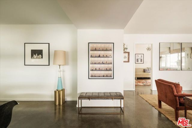 4343 Finley Avenue, 2 photo 4