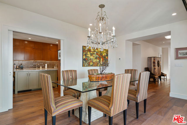 10580 Wilshire Boulevard, Los Angeles CA: https://media.crmls.org/mediaz/40812b69-e207-4b61-a3e4-fe8742edc20b.jpg