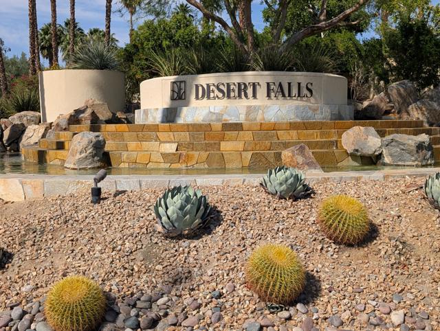 618 Vista Lago N Circle, Palm Desert CA: https://media.crmls.org/mediaz/408131e9-bb1d-43c7-97f6-1dc178c4f4f0.jpg