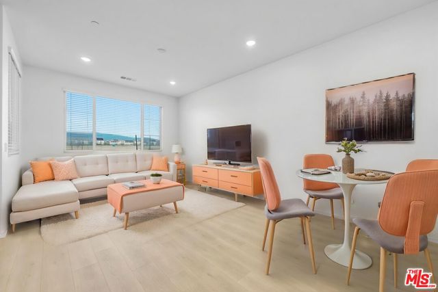 4102 S Limecrest Paseo, Ontario CA: https://media.crmls.org/mediaz/40815513-bf7b-486c-b0d0-9fdc22c4027b.jpg