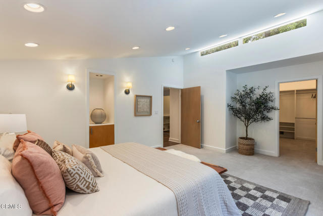 595 Linda Vista Avenue, Pasadena CA: https://media.crmls.org/mediaz/4081c098-7ca3-421c-9bbc-b57a2d38e786.jpg
