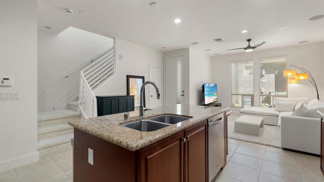 2510 Aperture Circle, San Diego CA: https://media.crmls.org/mediaz/4081c0fb-c2f2-4113-8aa3-6258678be890.jpg