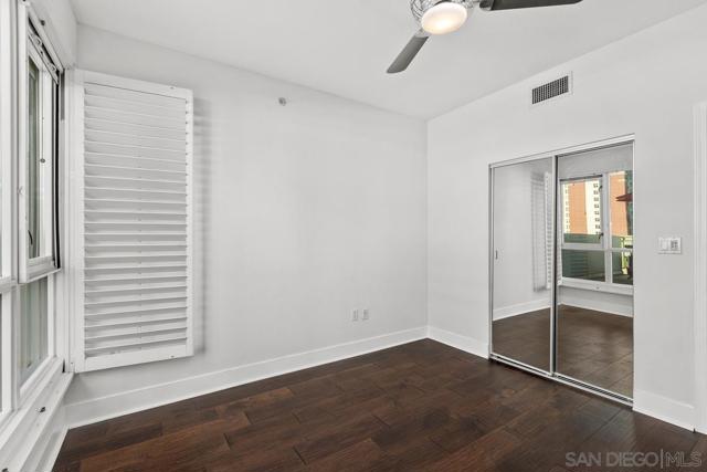 1240 India St, San Diego CA: https://media.crmls.org/mediaz/40823984-3e9e-4f98-a3c4-cc6760095e07.jpg