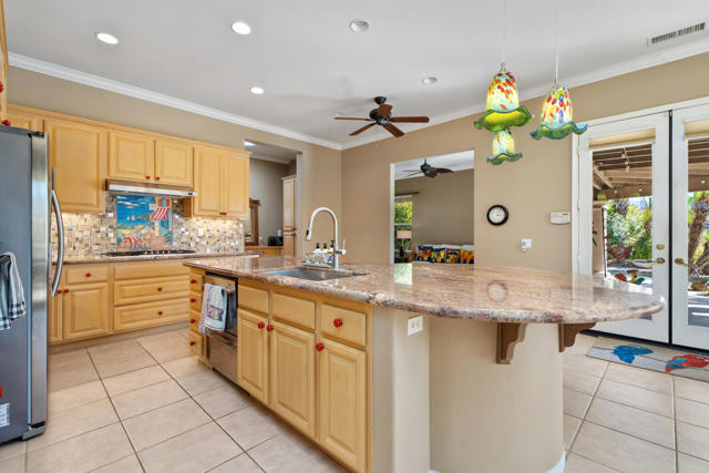 5 Lake Louise Court, Rancho Mirage CA: https://media.crmls.org/mediaz/40826281-0681-4044-96c8-5c60bb797102.jpg