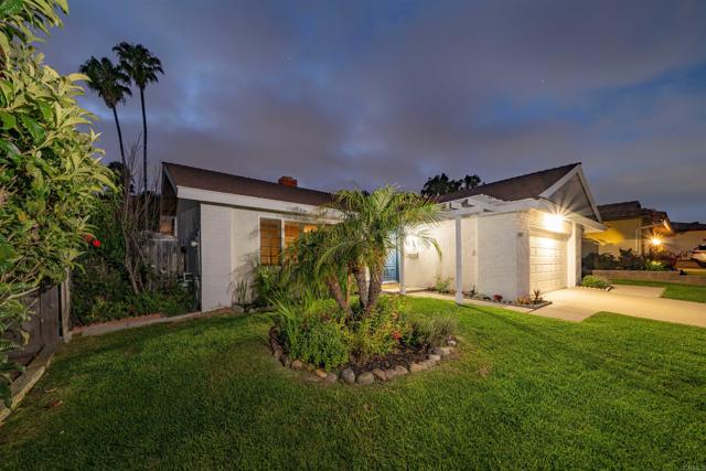 3876 Mount Albertine Avenue, San Diego CA: https://media.crmls.org/mediaz/40829658-cb64-4e13-91d3-dfef6d3423f4.jpg