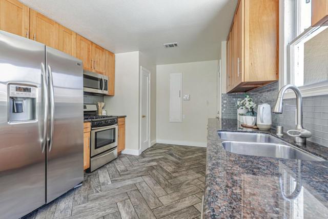 1359 Madera Avenue, Menlo Park CA: https://media.crmls.org/mediaz/4082bfe2-121f-42a4-a4fa-c933ec6cf9ea.jpg