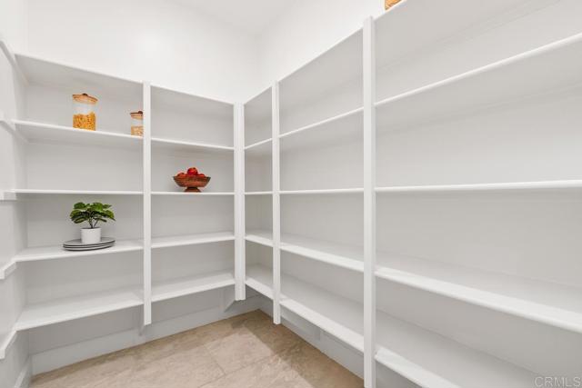 Image 13 of 47 For 922 Lindbergh Drive