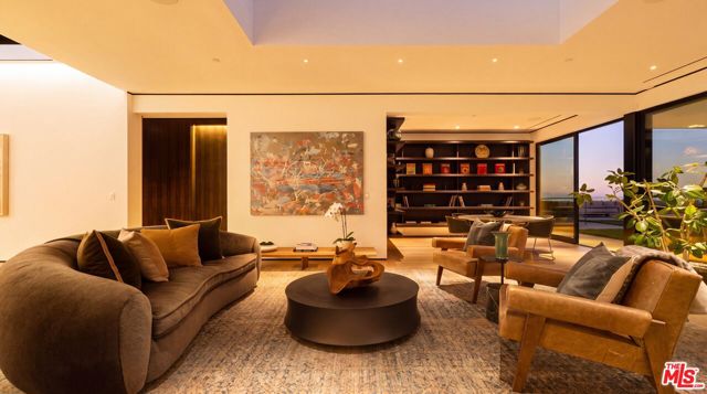 4 Bed Home for Sale in Los Angeles, California