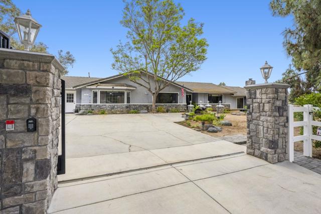 3048 Jason Road, Fallbrook CA: https://media.crmls.org/mediaz/408355a0-6d39-4d0d-a258-bd9c6f81e57d.jpg