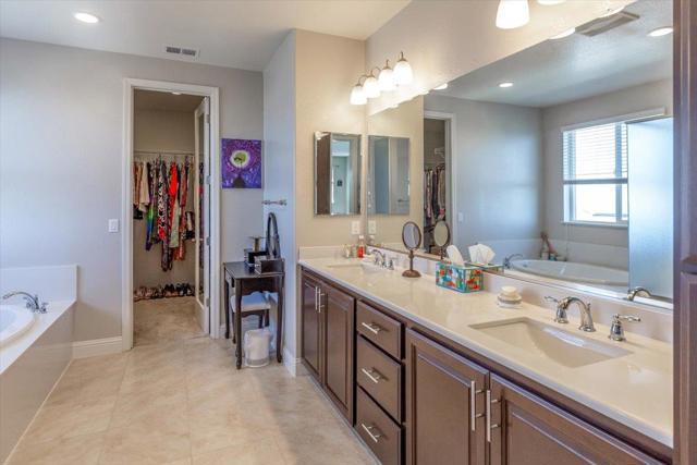 30111 Mountain View Drive, Hayward CA: https://media.crmls.org/mediaz/408377bb-020a-458f-9a66-86044a6d1be2.jpg