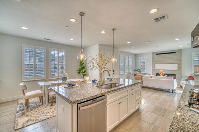 267 Sandy Gulch Drive, Marina CA: https://media.crmls.org/mediaz/4084556b-8079-4dd1-8af5-ce04e40f83cd.jpg