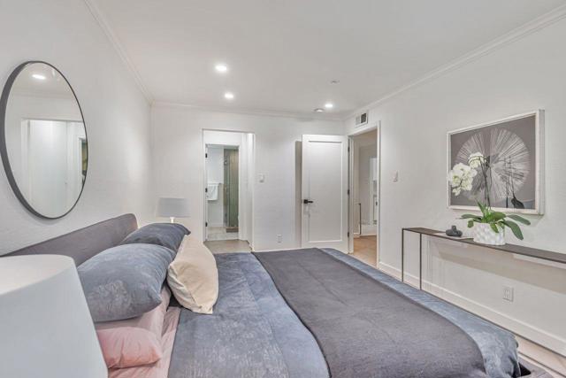633 Highland Avenue, San Mateo CA: https://media.crmls.org/mediaz/4086bda7-332d-464e-8e99-8e252990086f.jpg