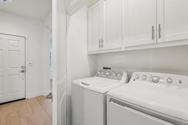 2145 Linden St, Livermore CA: https://media.crmls.org/mediaz/4086dbab-4e7b-4718-aaab-e29bc0914fdf.jpg