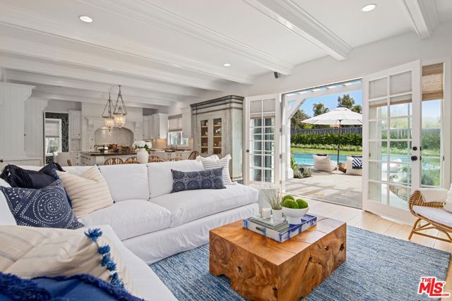 28870 Hampton Place, Malibu CA: https://media.crmls.org/mediaz/4087351b-0f40-4deb-935f-83e5273a0b5f.jpg