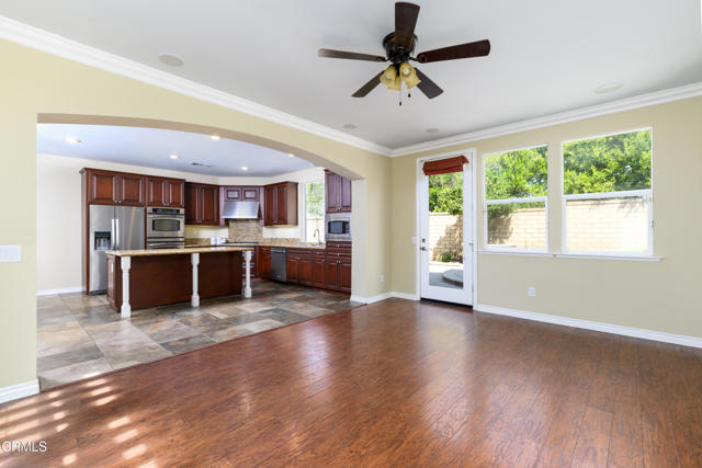 167 Bellafonte Court, Camarillo CA: https://media.crmls.org/mediaz/40879673-0a08-4a37-8553-486c941f057e.jpg