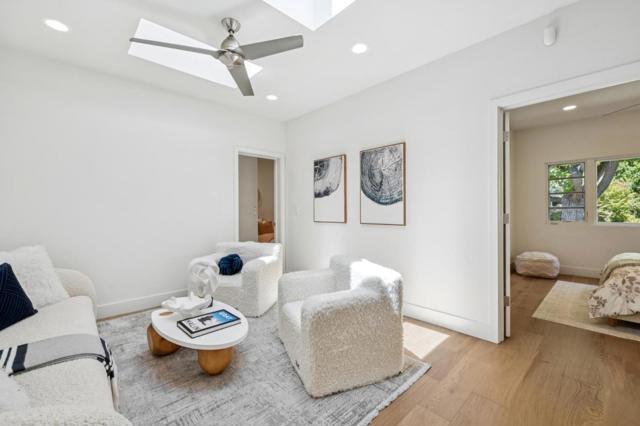 28 Politzer Drive, Menlo Park CA: https://media.crmls.org/mediaz/408882ec-540b-46f8-8ccb-24c978c938c8.jpg