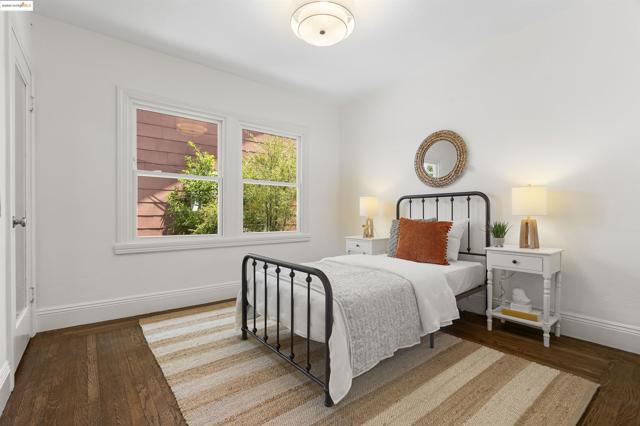 Image 22 of 56 For 1046 Ordway St