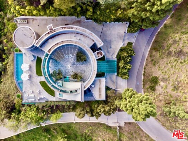 1169 Loma Linda Drive, Beverly Hills CA: https://media.crmls.org/mediaz/40892eb0-8cb5-4fa0-a3ba-8977a8e60cea.jpg