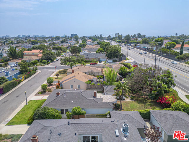 7711 Naylor Avenue, Los Angeles, California 90045, 3 Bedrooms Bedrooms, ,2 BathroomsBathrooms,Single Family Residence,For Sale,Naylor,24413387