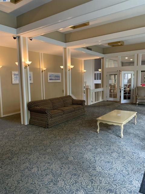 185 Sierra Dr, Walnut Creek CA: https://media.crmls.org/mediaz/4089abc1-75ff-49f7-bb07-d97bbb761879.jpg