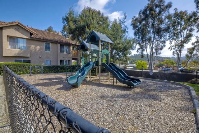 Detail Gallery Image 11 of 30 For 1163 Arbor Lane, San Marcos,  CA 92069 - 2 Beds | 2 Baths