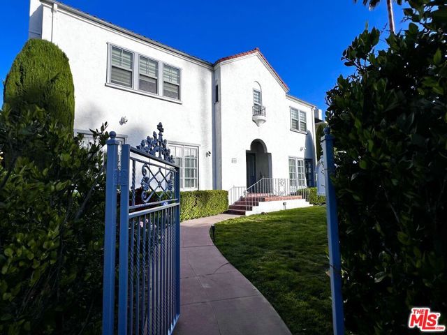 821 Lorraine Boulevard, Los Angeles CA: https://media.crmls.org/mediaz/408aa392-f912-44cc-882b-96f90db37c34.jpg