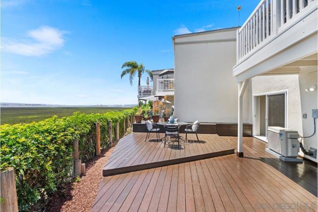 4007 Crown Point Drive, San Diego CA: https://media.crmls.org/mediaz/408ae330-8f72-4005-bd88-c1ffa0c8ee58.jpg