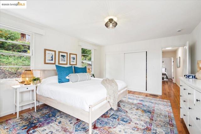 342 El Toyonal, Orinda CA: https://media.crmls.org/mediaz/408b4559-d66c-4cee-a45f-ccccdc655d76.jpg