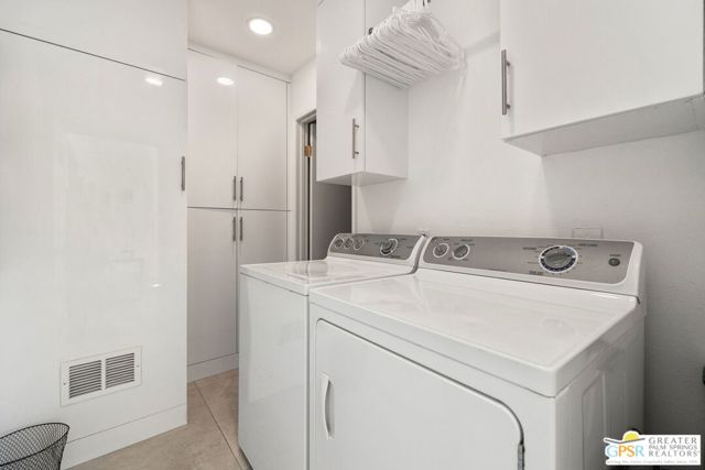 1095 S La Verne Way, Palm Springs CA: https://media.crmls.org/mediaz/408b474e-7cef-46b5-9897-390e0594d57e.jpg