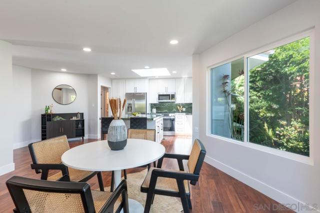 907 Ridge Heights Road, Fallbrook CA: https://media.crmls.org/mediaz/408bace2-8fbd-41bc-8f03-e586becb6ff0.jpg