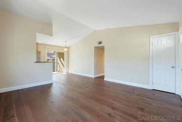 3565 Grove St, Lemon Grove CA: https://media.crmls.org/mediaz/408be6f7-1f71-4224-8572-940efea6e4da.jpg