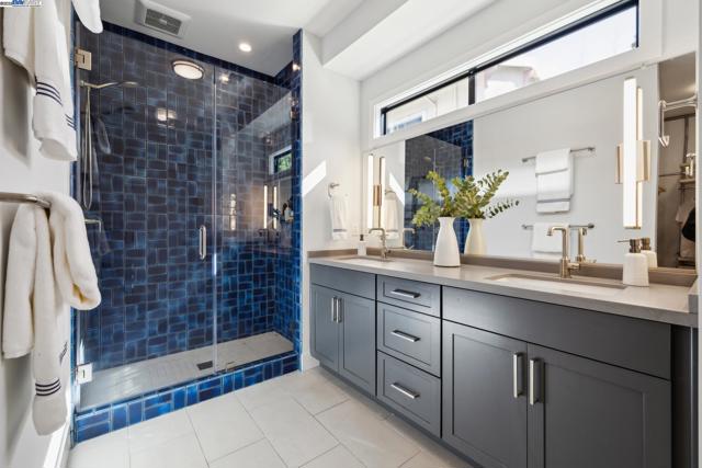 5472 KALES AVENUE, Oakland CA: https://media.crmls.org/mediaz/408c6043-25f9-4882-a2da-8f774b016d77.jpg