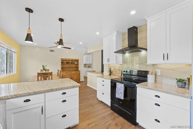 12220 Valhalla Drive, Lakeside CA: https://media.crmls.org/mediaz/408c7473-f739-49f2-87f3-6705bd5d78b8.jpg