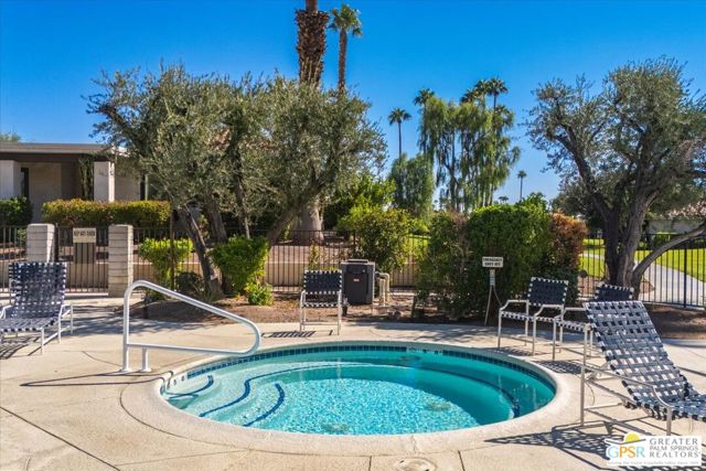 733 N Via Acapulco, Palm Springs CA: https://media.crmls.org/mediaz/408c7649-d968-46be-a6d9-dd2e368eddb8.jpg