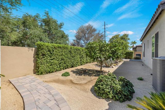 55120 Autumn Valley Court, La Quinta CA: https://media.crmls.org/mediaz/408d2de2-f3d0-4256-9c7e-2718397b6d37.jpg