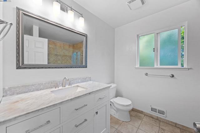 4321 Kingswood Dr, Concord CA: https://media.crmls.org/mediaz/408d6e77-c543-41d6-b6d6-14501838a004.jpg