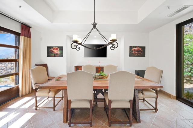 72275 Upper W Way, Palm Desert CA: https://media.crmls.org/mediaz/408dddb0-dc50-4492-8d6d-b650b6a195a7.jpg