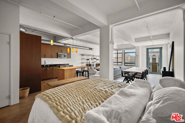 849 S Broadway, Los Angeles CA: https://media.crmls.org/mediaz/408e2b93-b593-4689-ba18-5cb3d17b5b9c.jpg