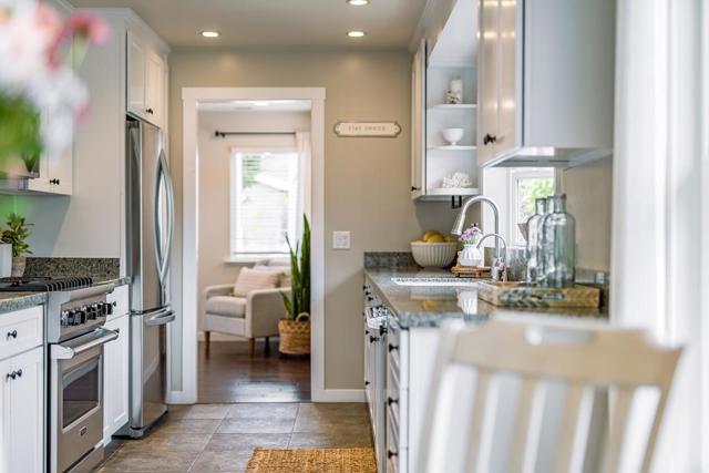 509 36th Avenue, Santa Cruz CA: https://media.crmls.org/mediaz/408e3e46-1ecc-4e87-844f-ba45c31a6c87.jpg