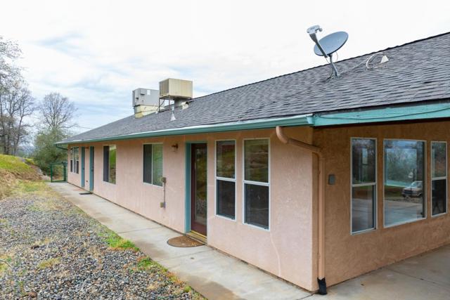 41508 Roaring River Court, Coarsegold CA: https://media.crmls.org/mediaz/408fa57a-5a3b-459d-9496-440ee50f5b87.jpg