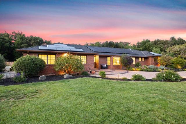 20811 Norada Court, Saratoga CA: https://media.crmls.org/mediaz/40907fc4-53f2-42f8-aff7-b213af17a6ad.jpg