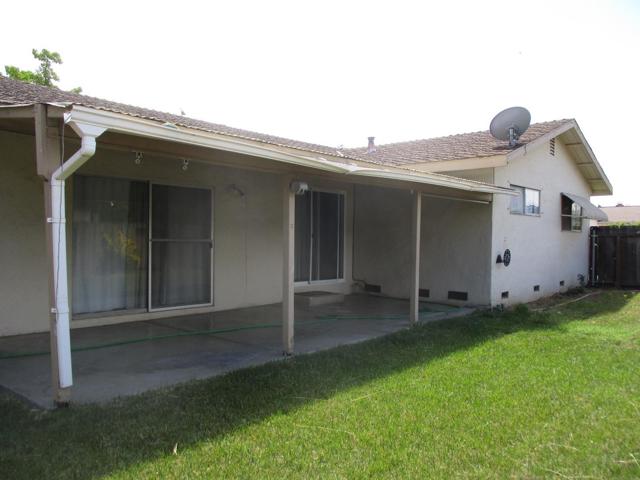 8401 La Alondra Way, Gilroy CA: https://media.crmls.org/mediaz/40923df1-476c-4502-b5e1-7460a4ce13e3.jpg