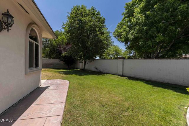 3007 Springbank Court, Bakersfield CA: https://media.crmls.org/mediaz/4092b049-0ba3-4b7d-b0ff-87b59e3587f9.jpg