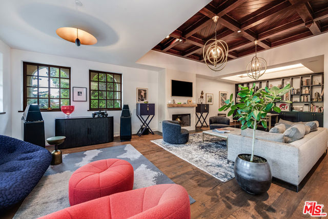 1925 Curson Place, Los Angeles CA: https://media.crmls.org/mediaz/40935e61-3d9c-4adb-ba4d-4f8bb62cab43.jpg