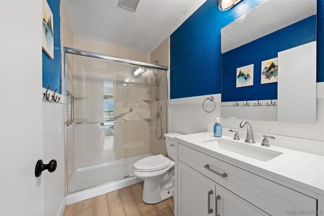 10424 Nubbin Ct, Santee CA: https://media.crmls.org/mediaz/40937af3-edd3-4e3a-86b0-31b0a1ac87e0.jpg