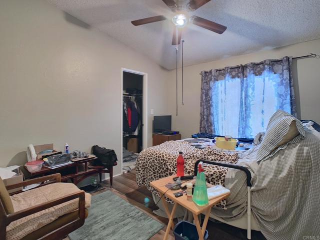 Home for Sale in Lakeside