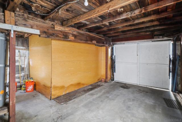 719 Jersey Ct, San Diego CA: https://media.crmls.org/mediaz/40944e4c-eebd-4d97-a65f-cc286bd8e008.jpg