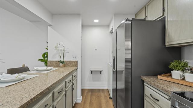 3633 Avocado Village Ct, La Mesa CA: https://media.crmls.org/mediaz/409458f7-760a-49dd-b85d-65a5f01a5424.jpg